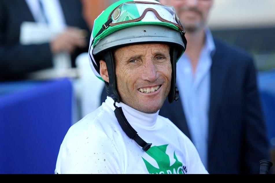 With a good strike rate in these colours we expect champion jockey Damien Oliver to salute at Sandown.