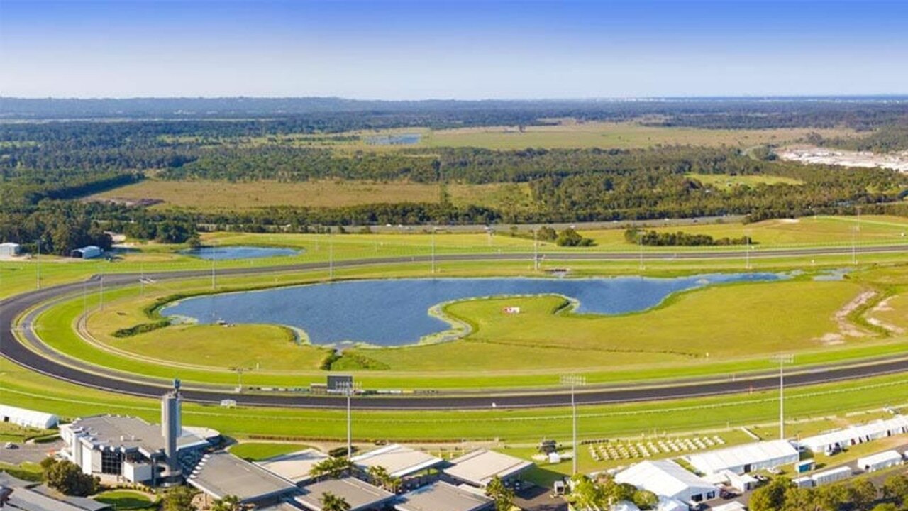 Sunday racing returns to the Sunshine Coast.