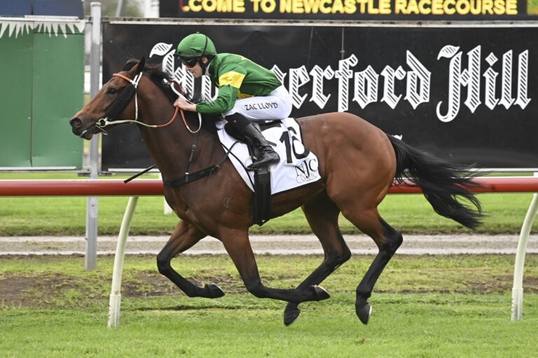 Jockey Itv Horse Racing Today Itv Sport Itv Televised Races Itv7