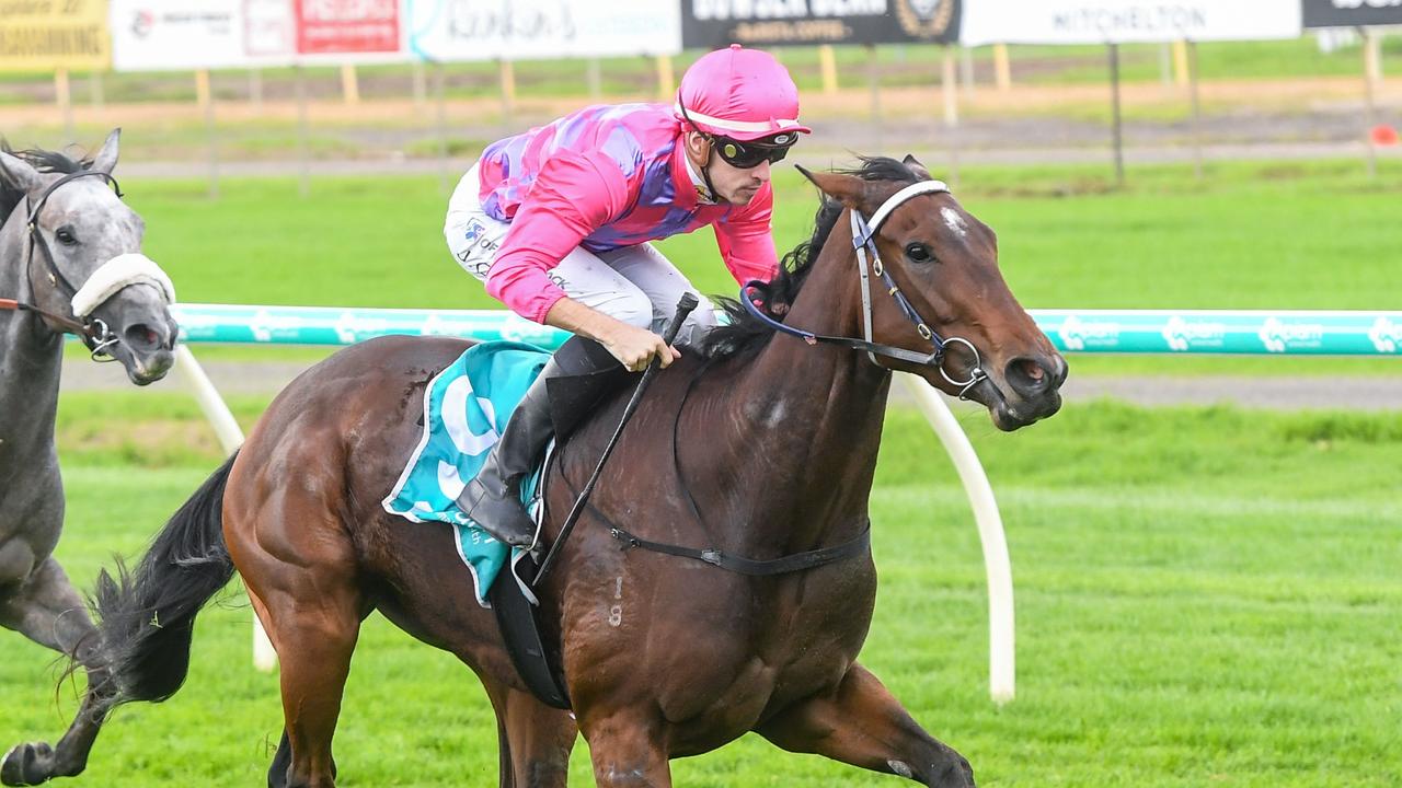 Best bets and expert tips for Bendigo races Saturday